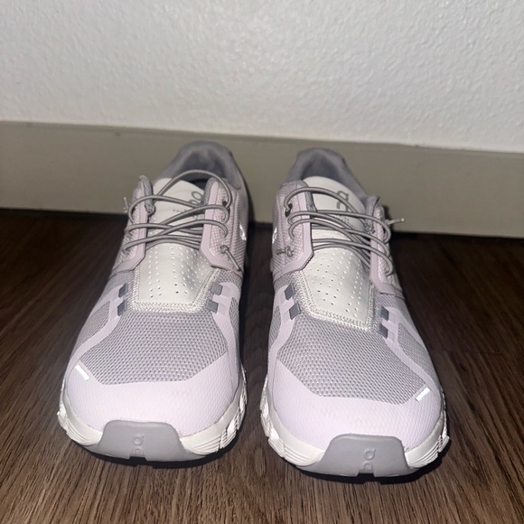 Women’s On Cloud 5 shoes size 10 - Picture 2 of 7